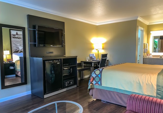 Imagen de la habitación del Hotel Super 8 By Wyndham Ukiah. Foto 10