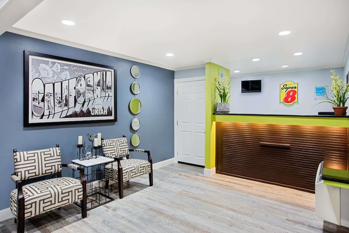 Imagen de los interiores del Hotel Super 8 By Wyndham Ukiah. Foto 14