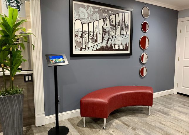 Imagen de los interiores del Hotel Super 8 By Wyndham Ukiah. Foto 15