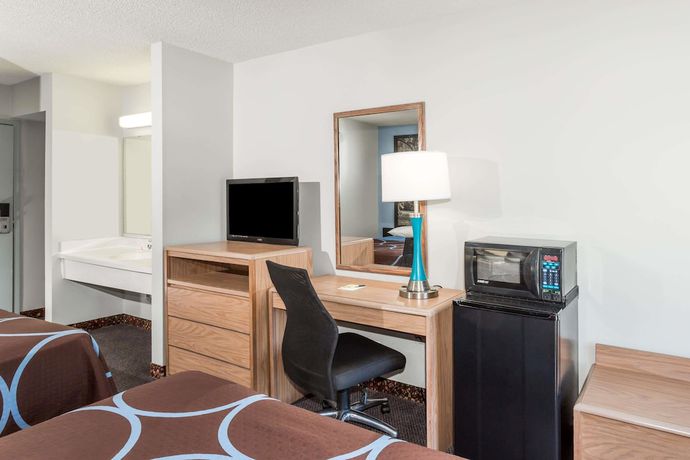 Imagen de la habitación del Hotel Super 8 By Wyndham Valdosta Ga I-75. Foto 8