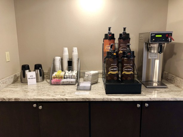 Imagen del bar/restaurante del Hotel Super 8 By Wyndham Valdosta Ga I-75. Foto 5