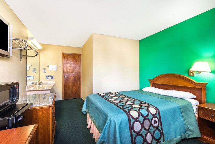 Imagen de la habitación del Hotel Super 8 By Wyndham Vandalia/dayton International Airport. Foto 7