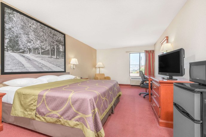 Imagen de la habitación del Hotel Super 8 By Wyndham Vincennes. Foto 6