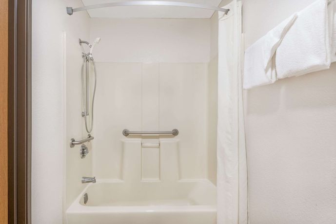Imagen de la habitación del Hotel Super 8 By Wyndham Vincennes. Foto 12