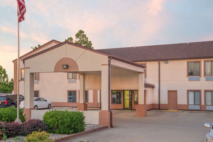 Imagen general del Hotel Super 8 By Wyndham Vincennes. Foto 1