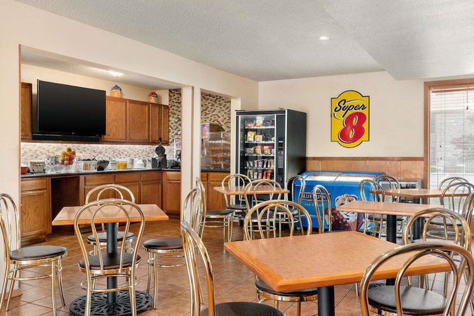 Imagen del bar/restaurante del Hotel Super 8 By Wyndham Waco University Area. Foto 4