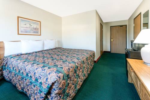 Imagen de la habitación del Hotel Super 8 By Wyndham Warrenton. Foto 8
