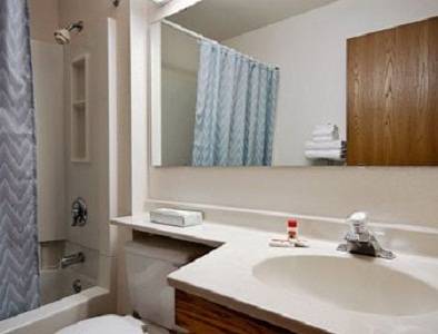 Imagen de la habitación del Hotel Super 8 By Wyndham Warrenton. Foto 12