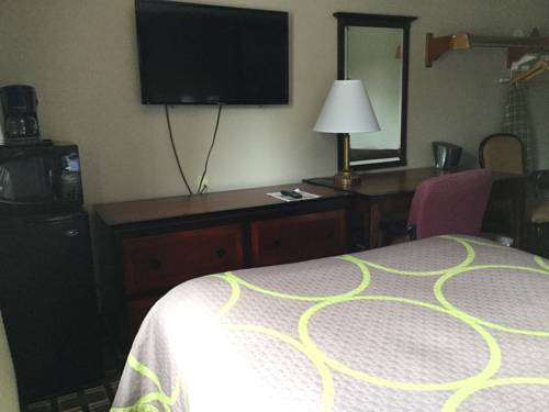 Imagen de la habitación del Hotel Super 8 By Wyndham Waycross Ga. Foto 4