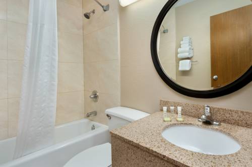 Imagen de la habitación del Hotel Super 8 By Wyndham Waycross Ga. Foto 12