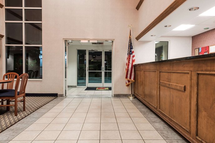 Imagen de los interiores del Hotel Super 8 By Wyndham Weatherford. Foto 9