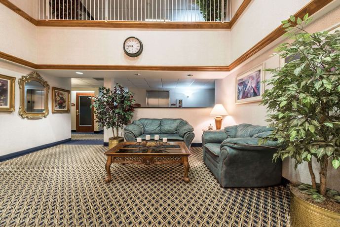 Imagen de los interiores del Hotel Super 8 By Wyndham Weatherford. Foto 10