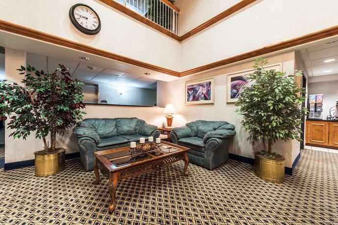 Imagen de los interiores del Hotel Super 8 By Wyndham Weatherford. Foto 11