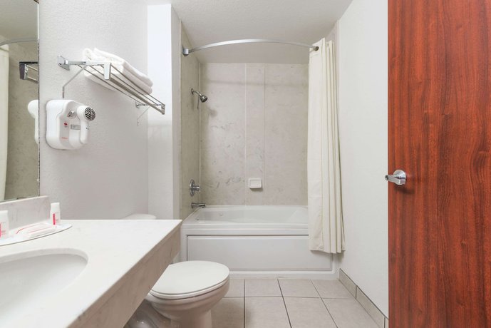 Imagen de la habitación del Hotel Super 8 By Wyndham Weatherford. Foto 6