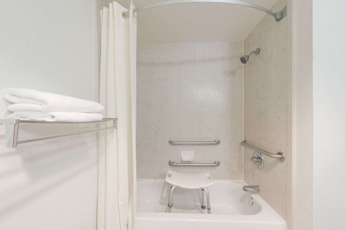Imagen de la habitación del Hotel Super 8 By Wyndham Weatherford. Foto 8