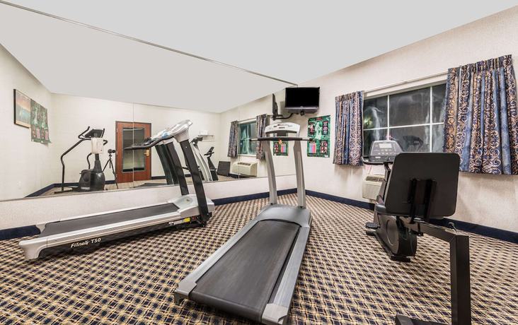 Imagen de los interiores del Hotel Super 8 By Wyndham Weatherford. Foto 12
