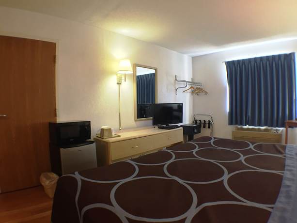 Imagen de la habitación del Hotel Super 8 By Wyndham Webster/rochester. Foto 16