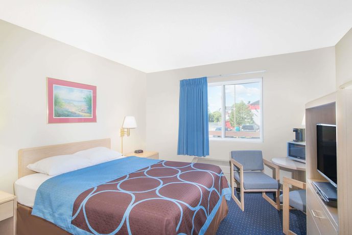 Imagen de la habitación del Hotel Super 8 By Wyndham Webster/rochester. Foto 17