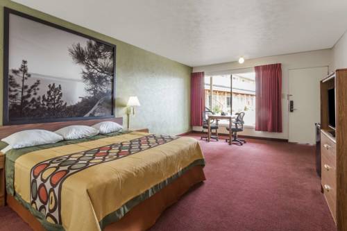 Imagen de la habitación del Hotel Super 8 By Wyndham Wells. Foto 5