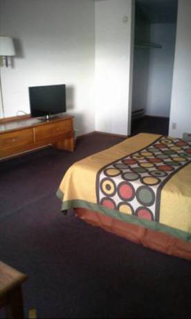 Imagen de la habitación del Hotel Super 8 By Wyndham Wells. Foto 10