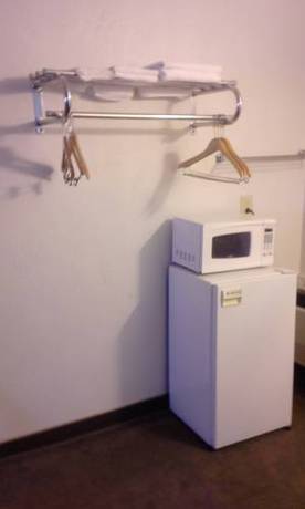 Imagen de la habitación del Hotel Super 8 By Wyndham Wells. Foto 14