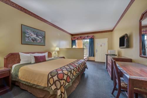 Imagen de la habitación del Hotel Super 8 By Wyndham Weslaco. Foto 7