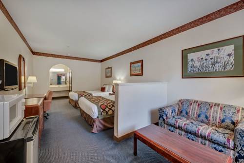 Imagen de la habitación del Hotel Super 8 By Wyndham Weslaco. Foto 11