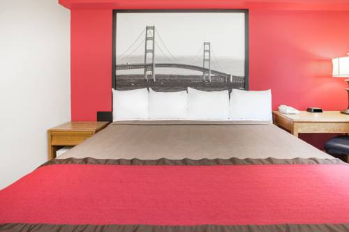 Imagen de la habitación del Hotel Super 8 By Wyndham West Branch. Foto 6