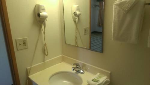 Imagen de la habitación del Hotel Super 8 By Wyndham West Haven. Foto 4
