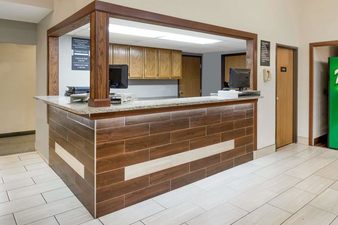 Imagen de los interiores del Hotel Super 8 By Wyndham West Plains. Foto 16