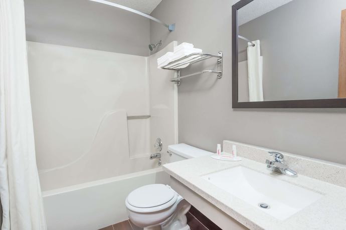 Imagen de la habitación del Hotel Super 8 By Wyndham West Plains. Foto 11