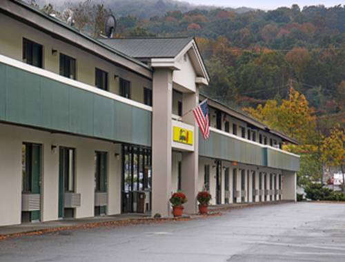 Imagen general del Hotel Super 8 By Wyndham White River Junction. Foto 2