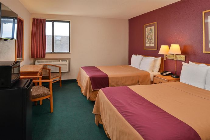 Imagen de los interiores del Hotel Super 8 By Wyndham Wichita Airport. Foto 15