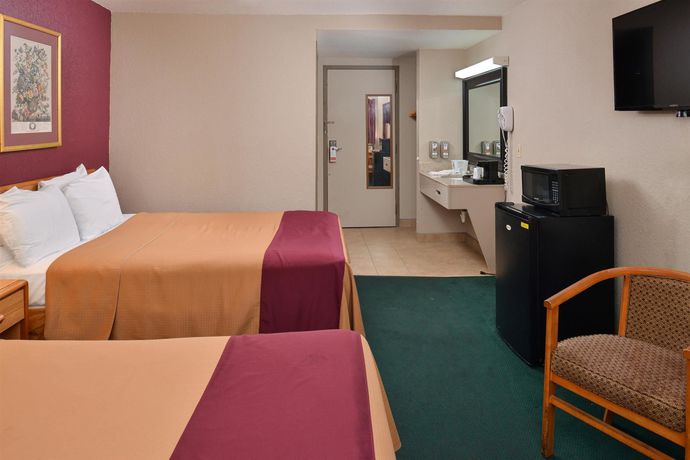 Imagen de los interiores del Hotel Super 8 By Wyndham Wichita Airport. Foto 16