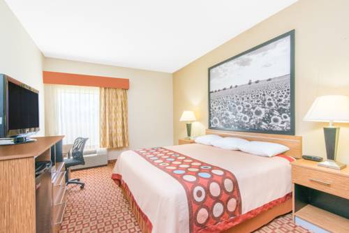 Imagen de la habitación del Hotel Super 8 By Wyndham Wichita South. Foto 2