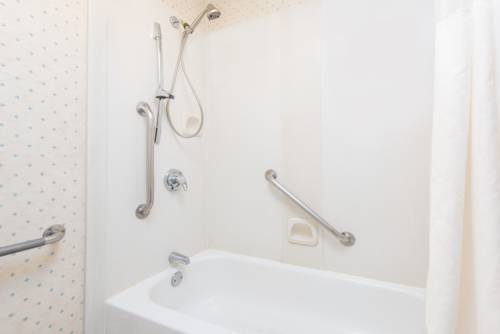 Imagen de la habitación del Hotel Super 8 By Wyndham Wichita South. Foto 5