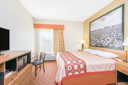 Imagen de la habitación del Hotel Super 8 By Wyndham Wichita South. Foto 6
