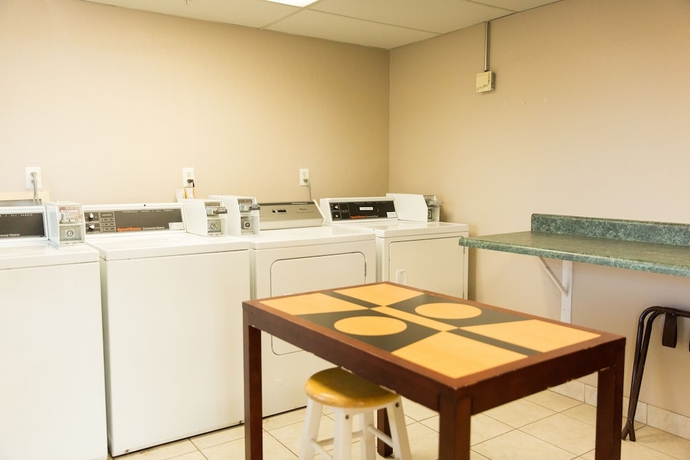 Imagen de los interiores del Hotel Super 8 By Wyndham Wickenburg Az. Foto 19