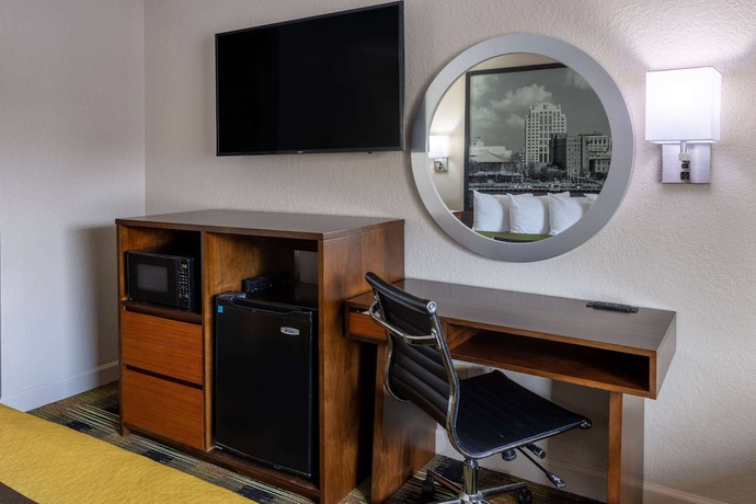 Imagen de la habitación del Hotel Super 8 By Wyndham Williamsburg/historic Area. Foto 5