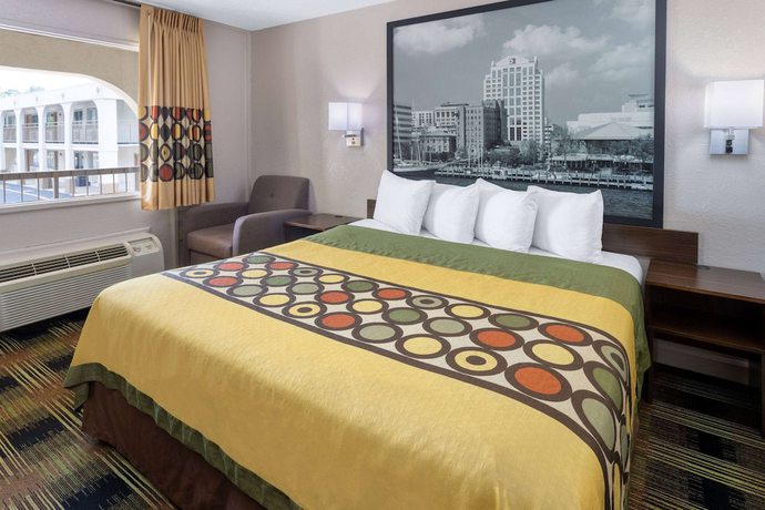 Imagen de la habitación del Hotel Super 8 By Wyndham Williamsburg/historic Area. Foto 8