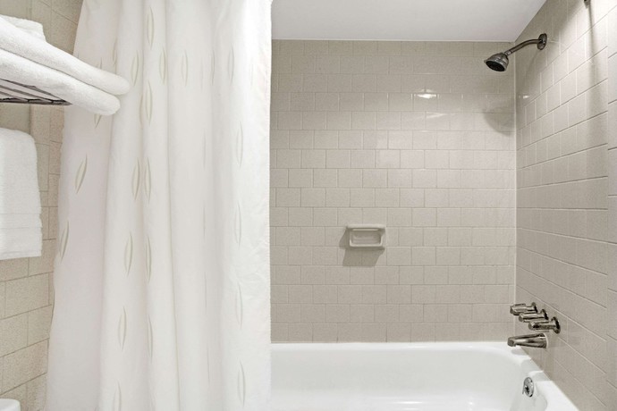 Imagen de la habitación del Hotel Super 8 By Wyndham Williamsburg/historic Area. Foto 12