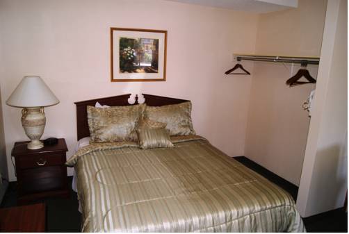 Imagen de la habitación del Hotel Super 8 By Wyndham Windsor/dougall. Foto 11