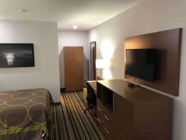 Imagen de la habitación del Hotel Super 8 By Wyndham Windsor/dougall. Foto 12