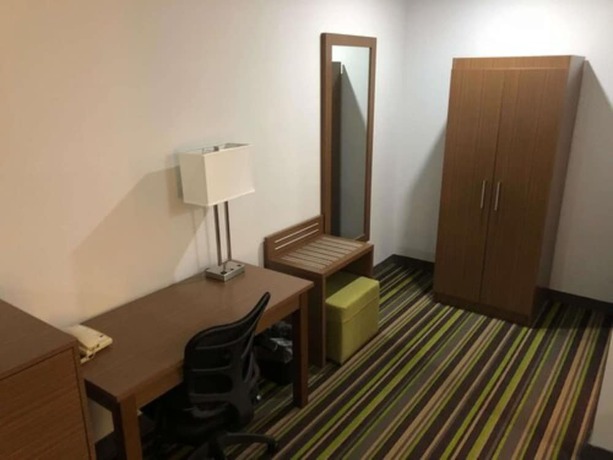 Imagen de la habitación del Hotel Super 8 By Wyndham Windsor/dougall. Foto 14