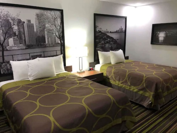 Imagen de la habitación del Hotel Super 8 By Wyndham Windsor/dougall. Foto 17