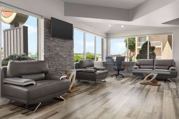 Imagen de los interiores del Hotel Super 8 By Wyndham Windsor/dougall. Foto 34