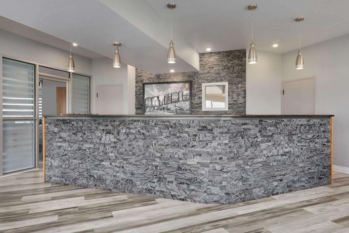 Imagen de los interiores del Hotel Super 8 By Wyndham Windsor/dougall. Foto 35