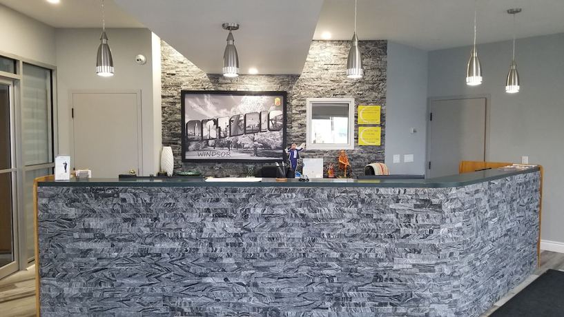 Imagen de los interiores del Hotel Super 8 By Wyndham Windsor/dougall. Foto 36
