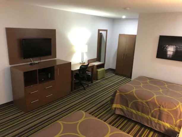 Imagen de la habitación del Hotel Super 8 By Wyndham Windsor/dougall. Foto 25