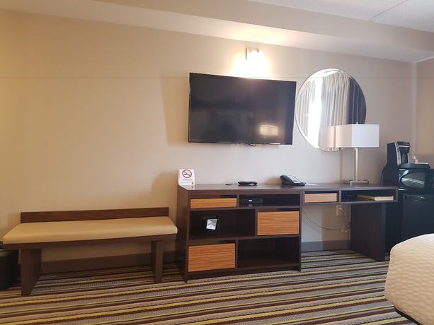 Imagen de la habitación del Hotel Super 8 By Wyndham Winnipeg West. Foto 3